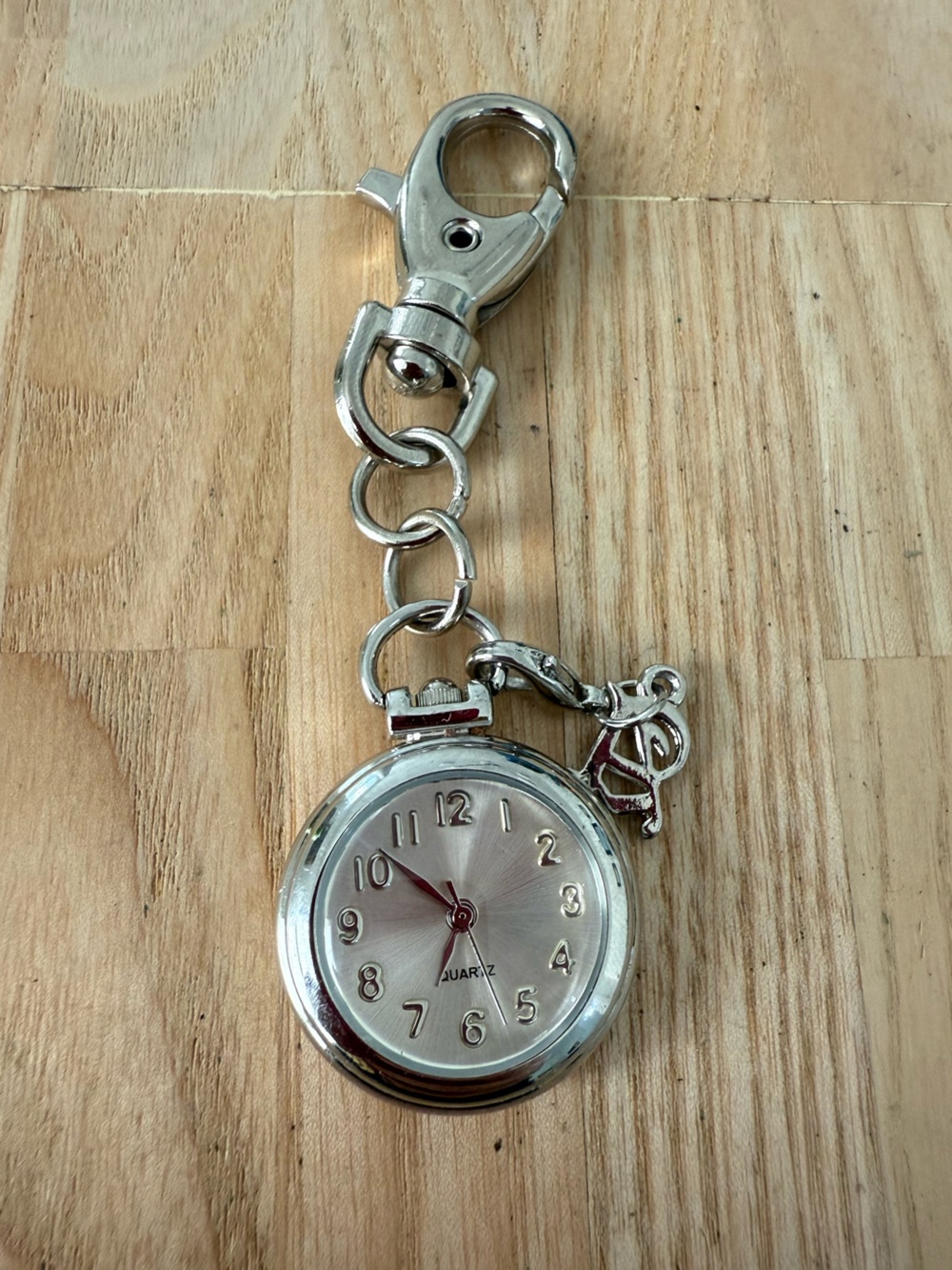 Unbranded silver tone Keychain or bag clip watch NEW BATTERY